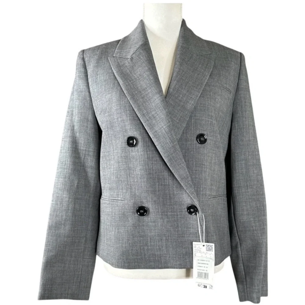 MANGO Gray Double-Breasted
Cropped Blazer, Size S. - Picture 5 of 15